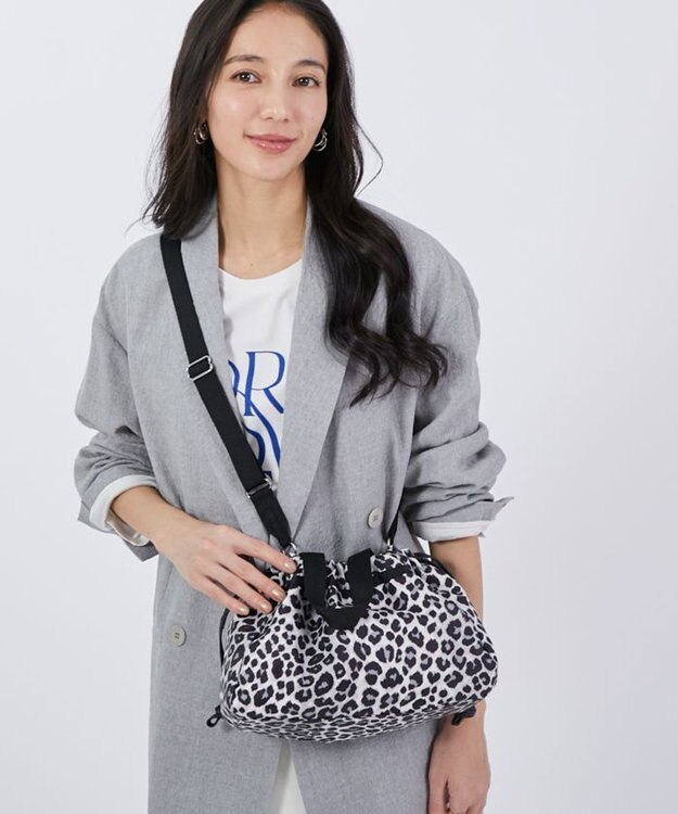 LeSportsac E/W CITY DRAWSTRING BAG??? /アップタウンレオパード/ブラック アップタウンレオパード/ブラック
