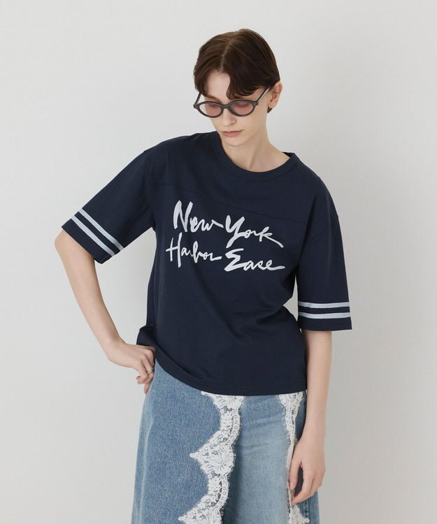 GRACE CONTINENTAL カレッジロゴプリントTシャツ ネイビー