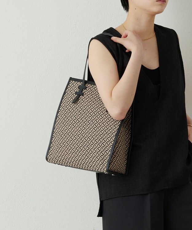 IACUCCI 〈美人百花2月号〉モノグランマ M JACQUARD/RUGA ブラック