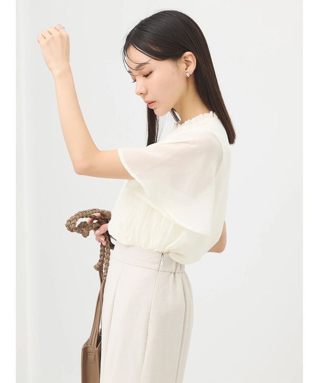 earth music&ecology マジョリカプリーツ半袖ブラウス Ivory