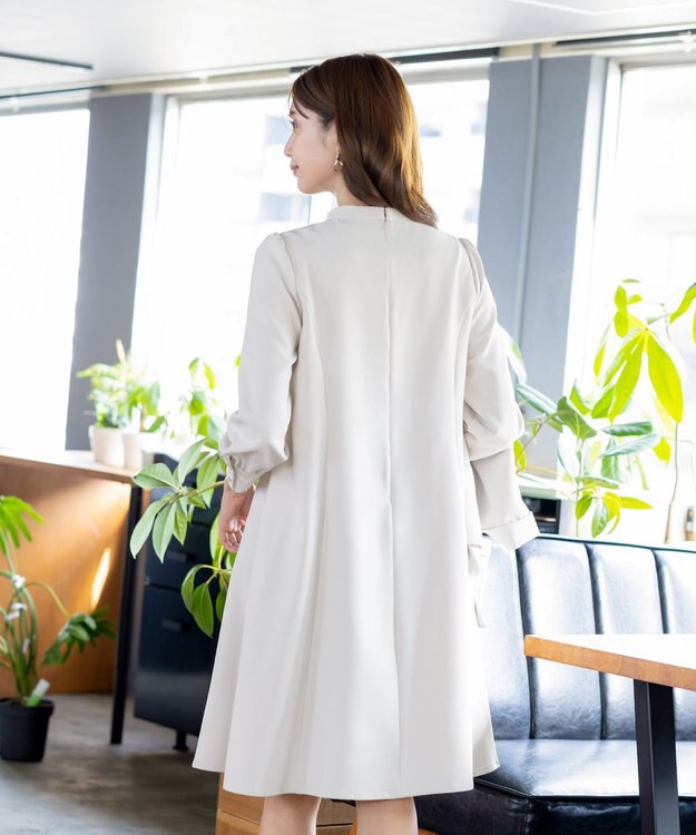 Tiaclasse L 【ダブルクロス】【洗える】フリルドレープワンピース グレージュ