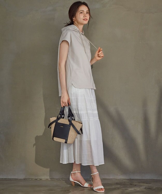 23区 【SLOW/一部店舗限定】コンパクトインレー フレンチスリーブ フーディー オイスター