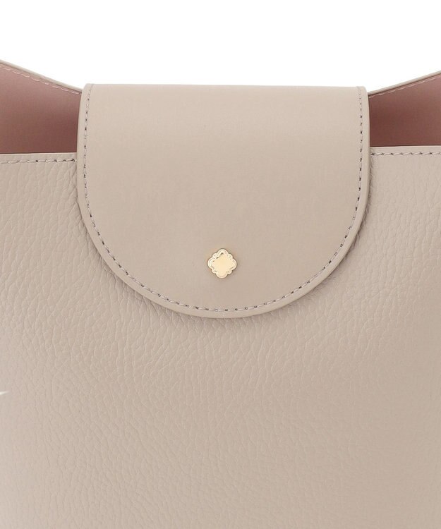 TOCCA PETAL SILHOUETTE LEATHER BAG  レザーバッグ ベージュ系