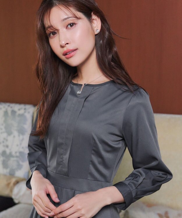 Tiaclasse 【セレモニー・新色追加】キーネックフレアワンピース グレー×チャコールグレー