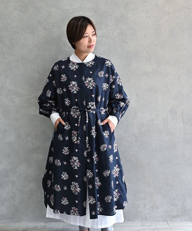 muuc 〈2WAY〉〈コットン×リネン〉〈高品質なドライタッチ生地〉〈遠州織物の工場で織られた上質なコットン生地〉野小花刺繍 羽織り＆ワンピースドレス ネイビー
