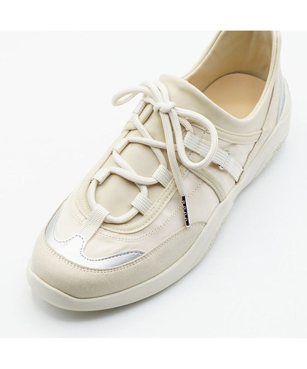 APOM ウォーターレジストレースアップスニーカー アイボリー