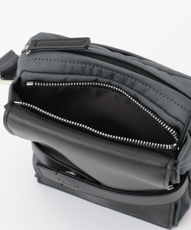 Y'SACCS ベルトスクエアミニマムショルダーバッグ グレー