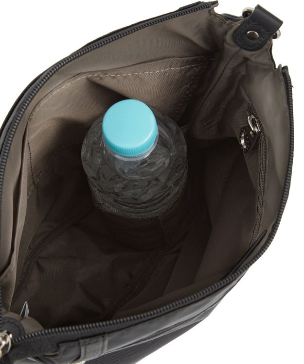 ACE BAGS & LUGGAGE PROGRES アベス ショルダーバッグ 縦型 20182 ブラック