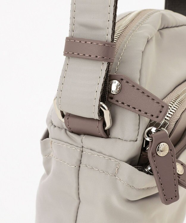 Y'SACCS ポリエステルツイル ポシェット グレージュ