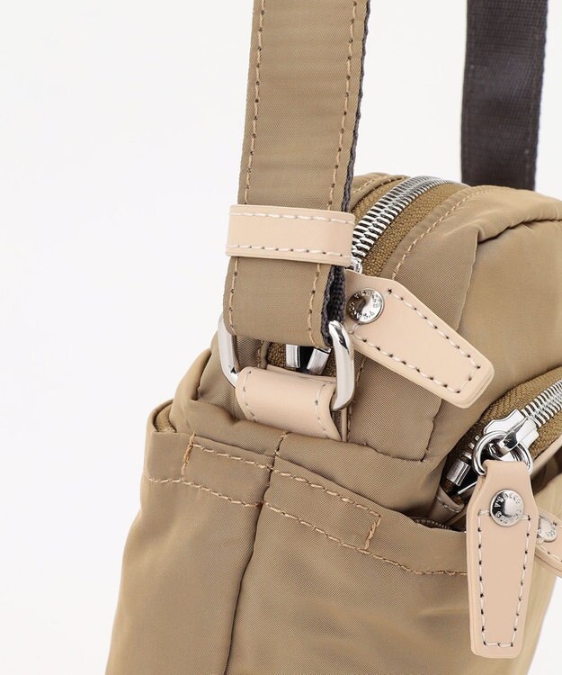 Y'SACCS ポリエステルツイル ポシェット ベージュ