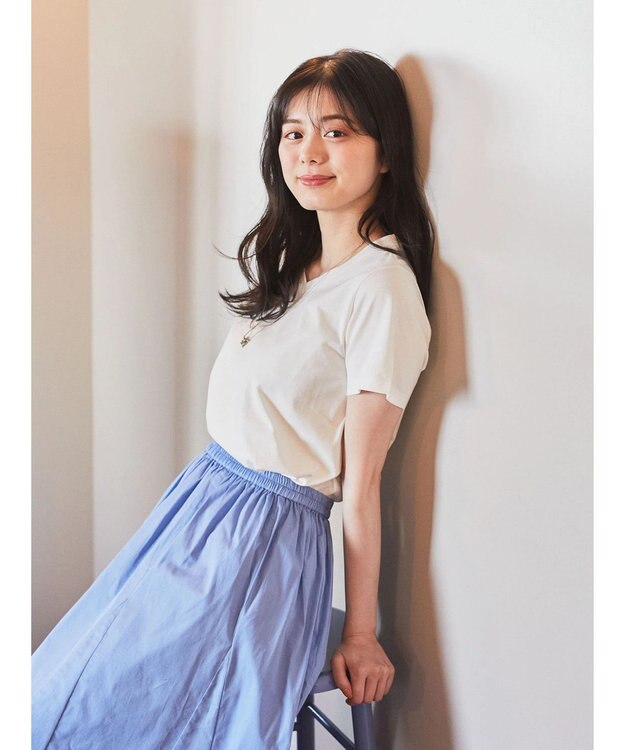 earth music&ecology ＶネックＴシャツ（汗じみ防止） Off White