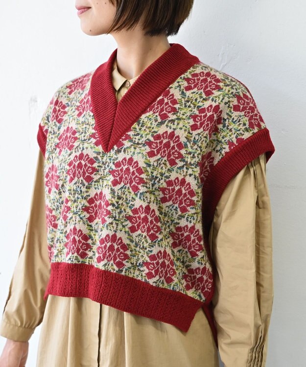 muuc 〈うっとり柔らか上質な極細繊維〉〈前身頃は希少なモヘアとシルク×後ろ身頃はウール100%〉フラワージャカード ベスト レッド