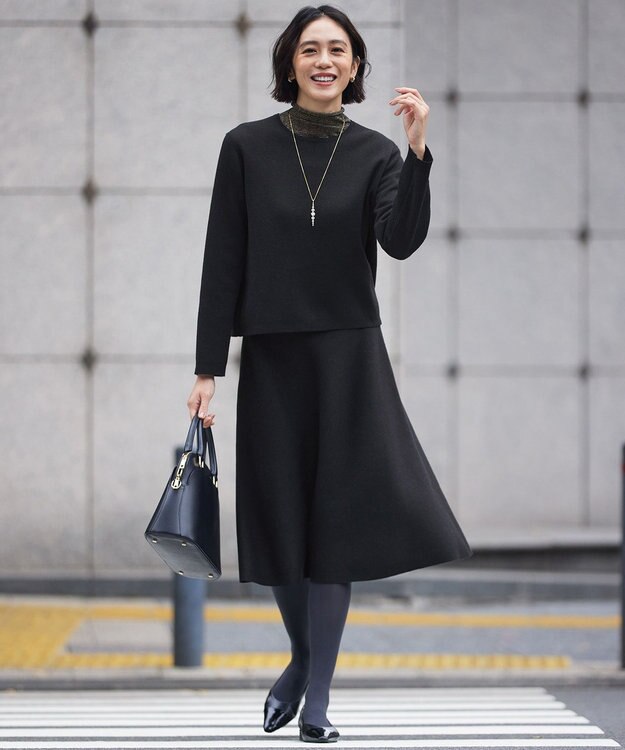 自由区 【WEB限定カラーあり・洗える】リバーシブルニット セットアップ(プルオーバー×フレアスカート) ブラック×グレージュ