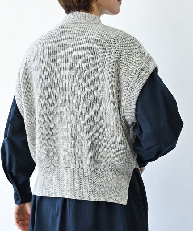 muuc 〈うっとり柔らか上質な極細繊維〉〈前身頃は希少なモヘアとシルク×後ろ身頃はウール100%〉フラワージャカード ベスト グレー