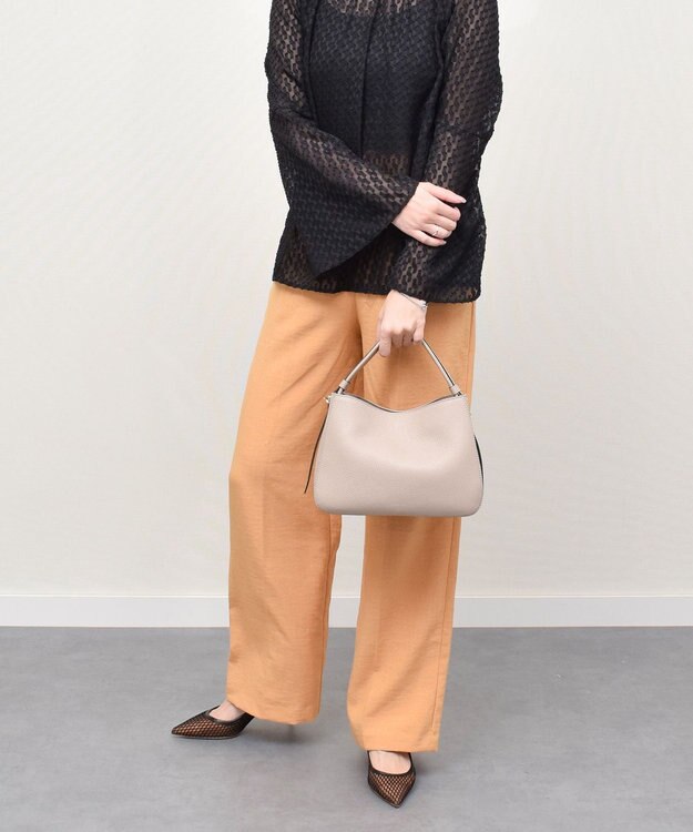 INTER-CHAUSSURES 【LORISTELLA】ミディアムサイズレザーハンドバッグ オーク