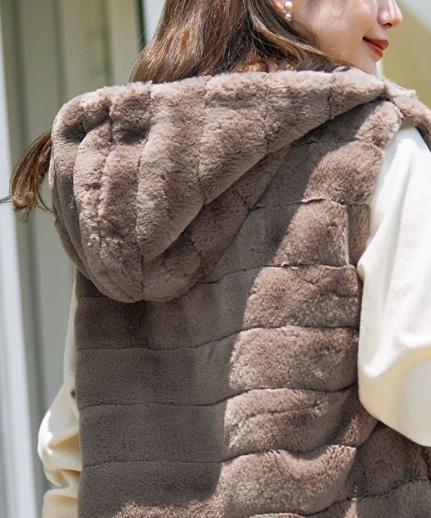 Tiaclasse 【2WAY】着回し自由のリバーシブルキルトフェイクファーベスト モカ