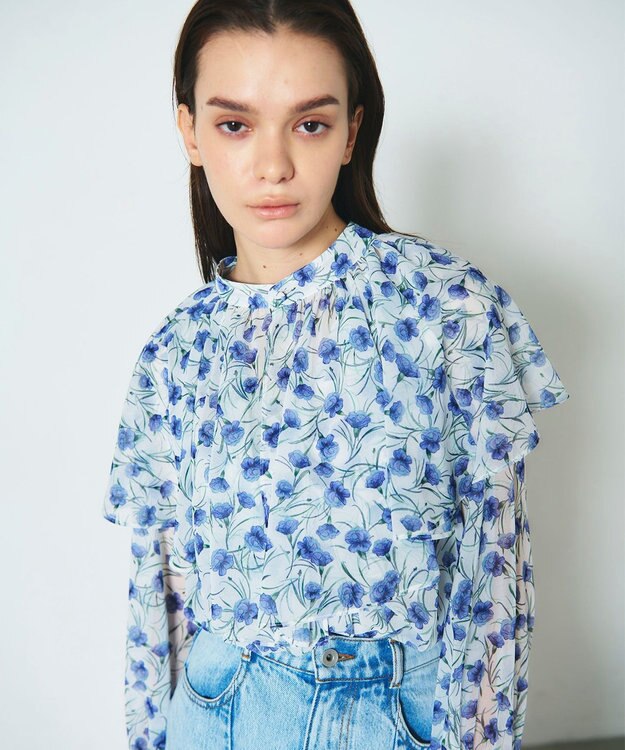 GRACE CONTINENTAL スモールフラワーケープトップ キナリ