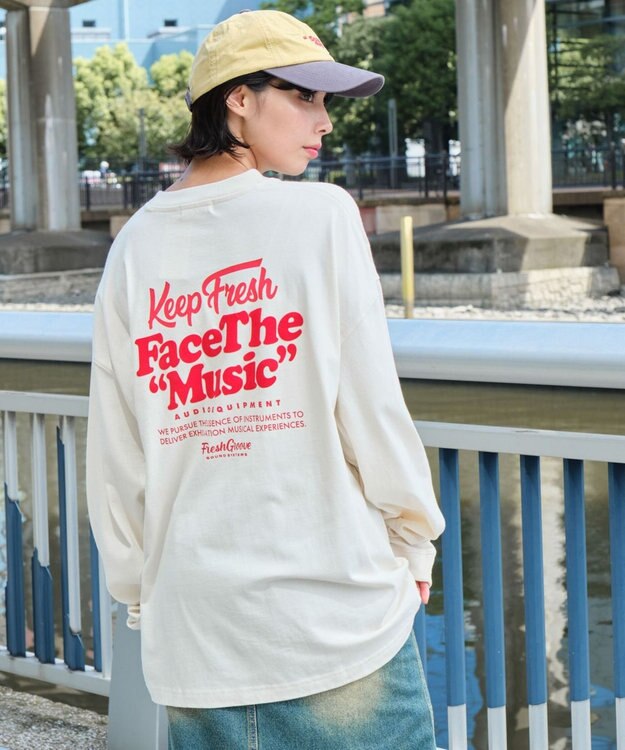 WEGO 【ユニセックス着用ITEM】フロッキーロゴBIGロンT（LS） ホワイトアイボリー