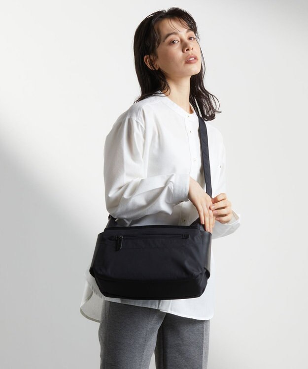 Y'SACCS 【ムック本掲載】【ナイロンタフタ×リサイクルレザー】デイリーショルダー　Sサイズ ブラック