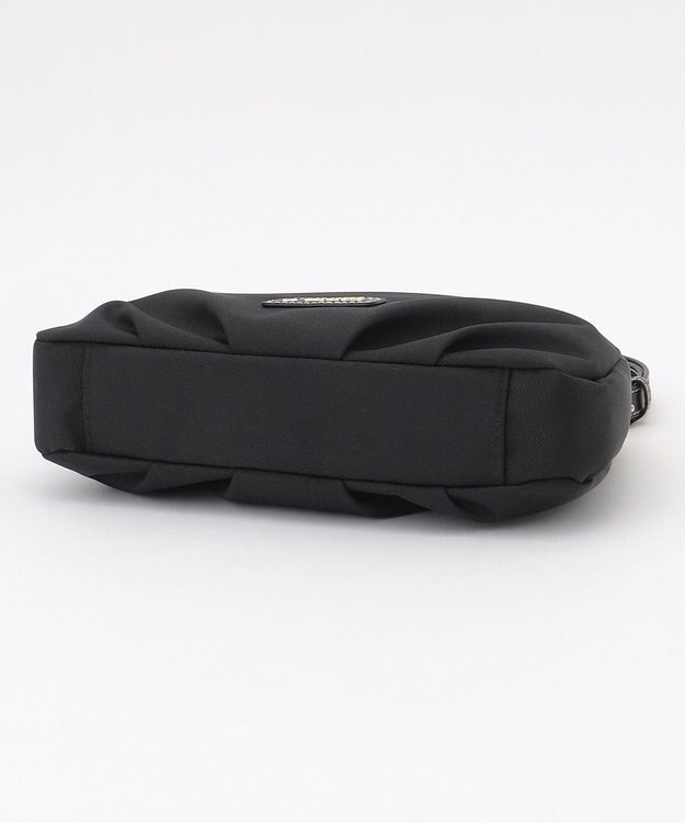 LA BAGAGERIE ポリエステルキャンバス　タックポシェット ブラック