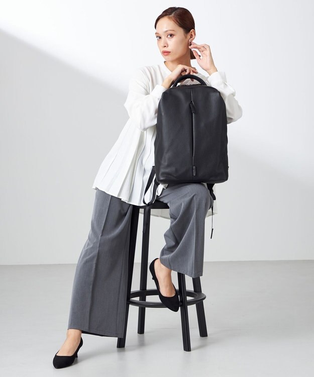 Y'SACCS 【MADE IN JAPAN】　WELLBA　人間工学バックパック　Mサイズ ブラック