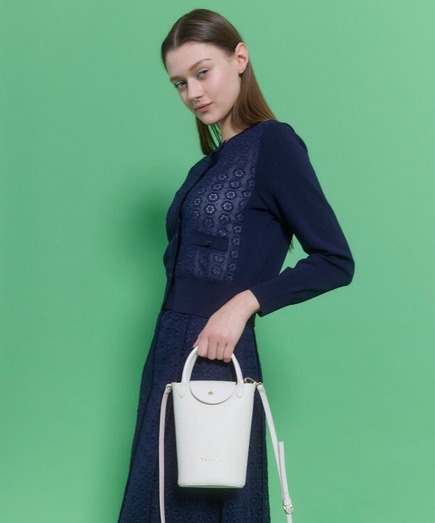 TOCCA 【八木アリサさん着用】PETAL SILHOUETTE LEATHER POCHETTE ポシェット アイボリー系