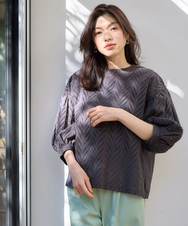 ANY 【洗濯機可】エンブロイダリーブラウス チャコール