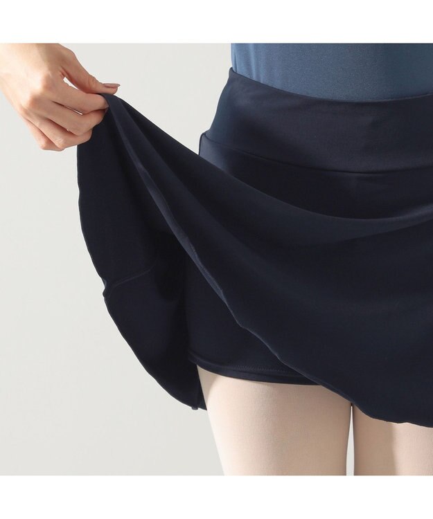 Chacott ショートスパッツ付スカート ネイビー