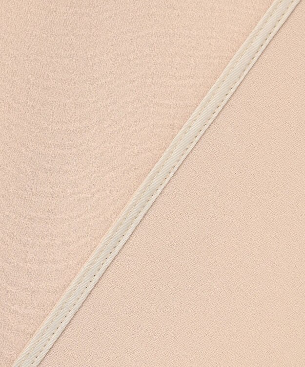 BEIGE， 【WEB限定・洗える】CLARION / ゴールド釦クルーネックブラウス Beige