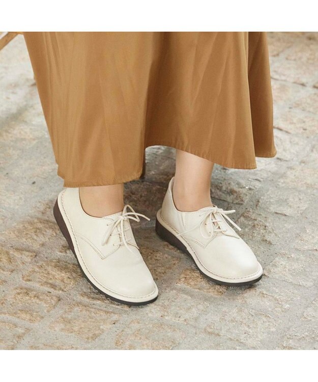 ing <ing>【サスティナブル】レースアップスリッポン アイボリー