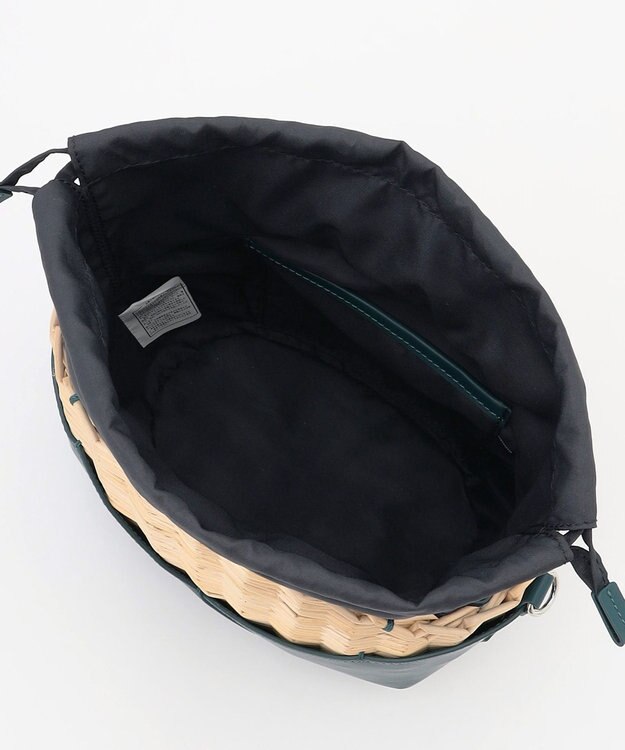 (新品タグ付) オンワード　イザック　ウィッカーバスケットショルダー　黒 新品タグ付) オンワード イザック ウィッカーバスケットショルダー 黒