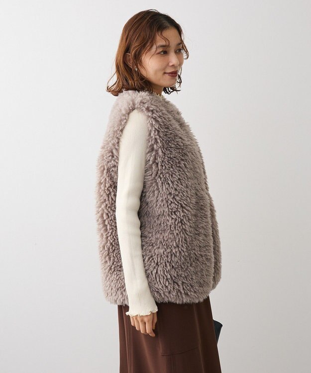 Green Parks ・ＥＬＥＮＣＡＲＥ　ＤＵＥ　シープファーロングベスト Gray Beige