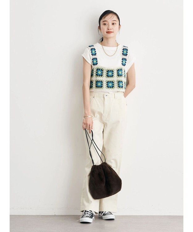 earth music&ecology カラーフレアパンツ Ivory