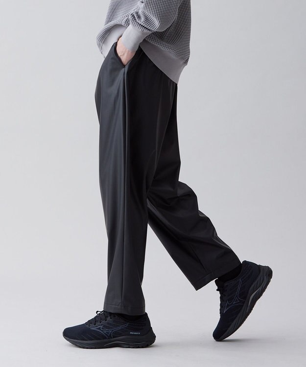 UNFILO MENS 【ストレッチ】レザーライク ワイドパンツ [23年春夏商品] ブラック