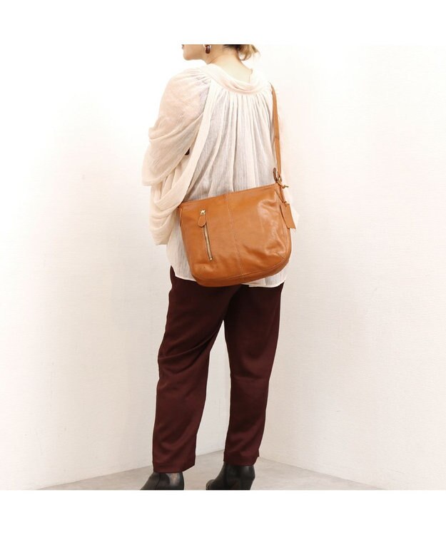 UNBILLION アトランタ ATLANTA / 牛革縦ファスナーショルダー キャメル