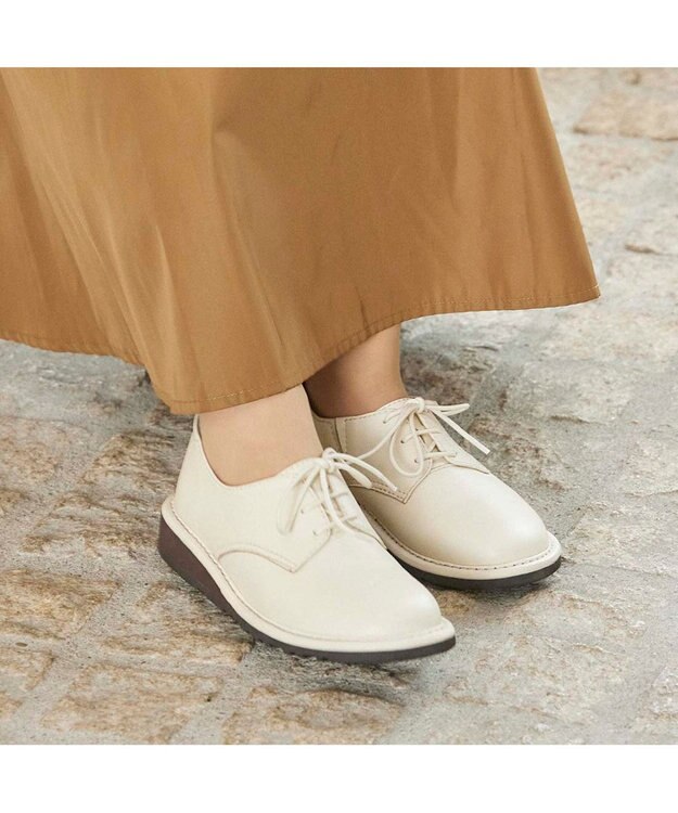 ing <ing>【サスティナブル】レースアップスリッポン アイボリー