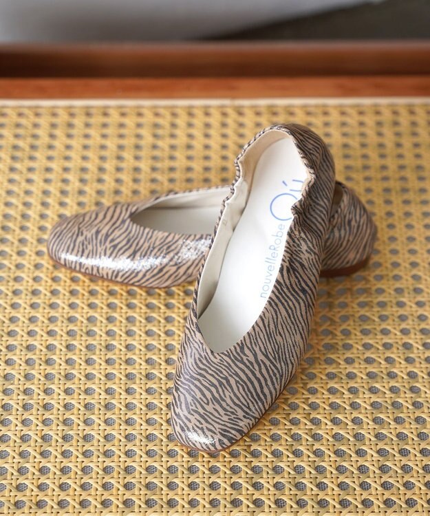 nouvelleRobe Oū 【本革・高反発】Square-plain スクエアトゥ Vカットゼブラ柄パンプス ベージュ系