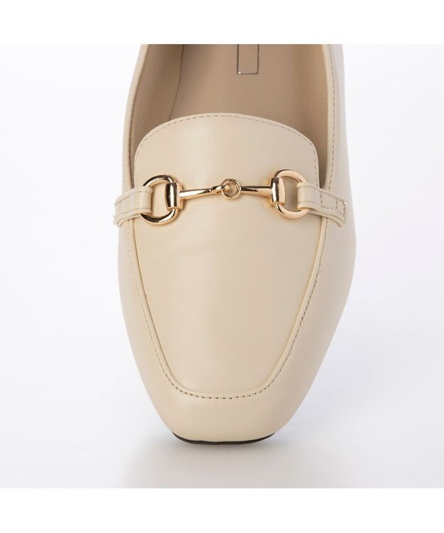 MODE ET JACOMO <noyau>スクエアトゥビット付きヒールローファー アイボリー