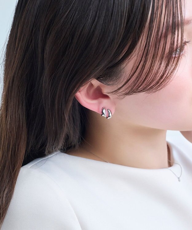 Phoebe 【痛くないシリーズ金属アレルギー対応】ダブルドロップメタルフロートライトフィットイヤリング　シルバー シルバー