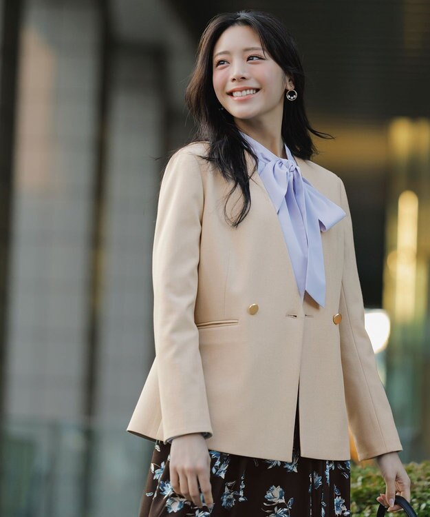 ANY SIS 褒めらレディストレッチ カラーレス ジャケット ベージュシャンブレー