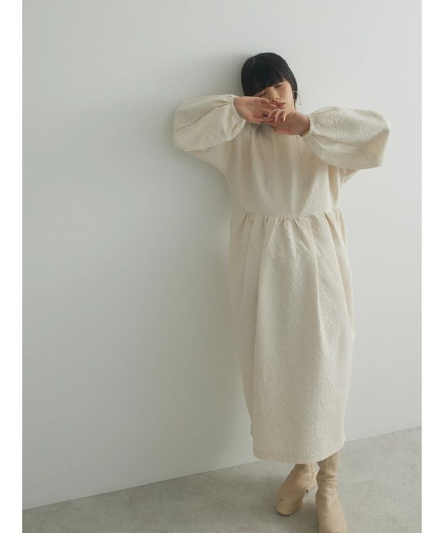 Green Parks armonia. エンボスタックコクーンワンピース Ivory