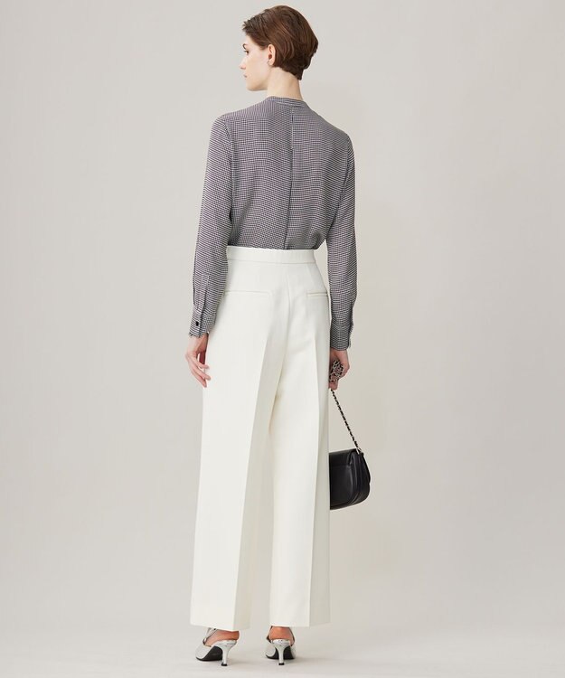 ICB 【接触冷感・UVケア・速乾・洗える】BackSatinAmunzen バンドカラーブラウス ブラックベース柄系