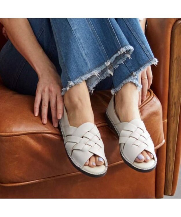 ing <ing>【サスティナブルシリーズ】編み込みデザインオープントゥシューズ ホワイト