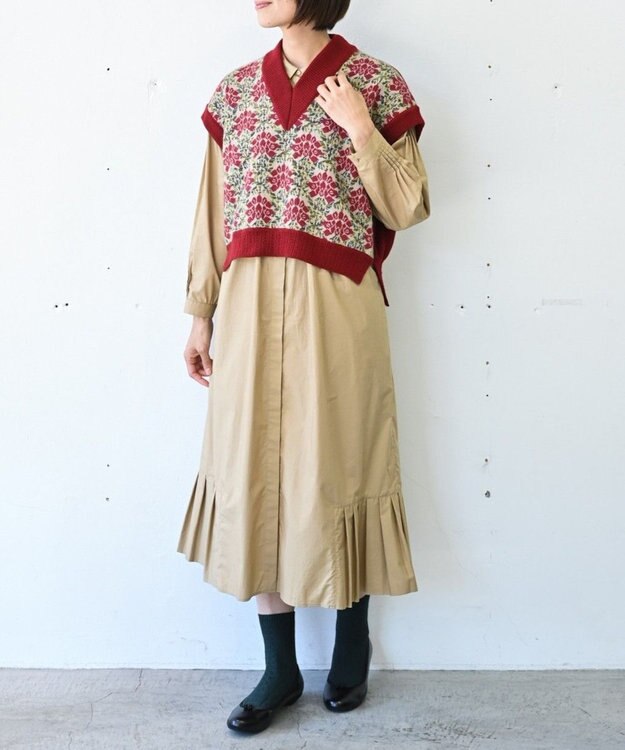 muuc 〈うっとり柔らか上質な極細繊維〉〈前身頃は希少なモヘアとシルク×後ろ身頃はウール100%〉フラワージャカード ベスト レッド