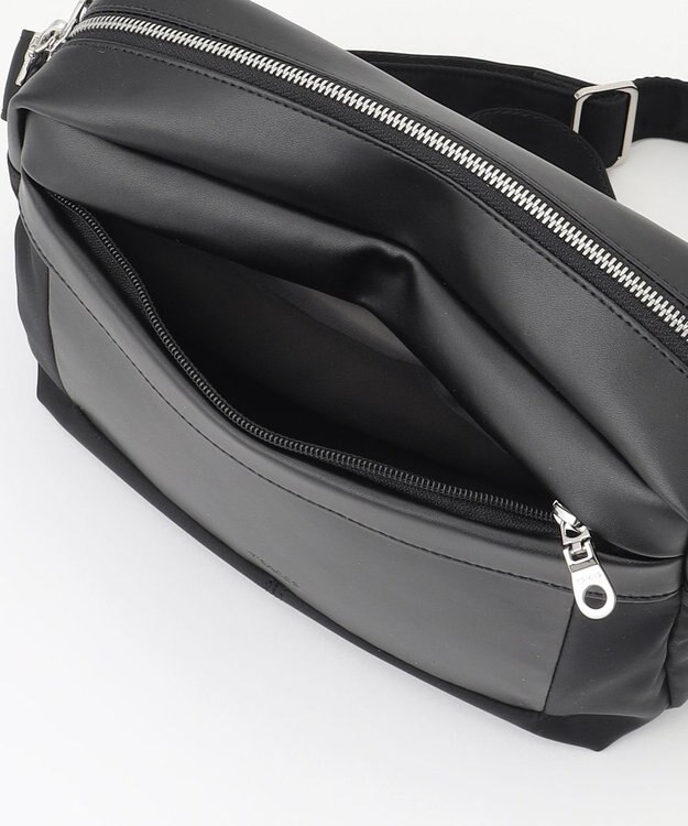 Y'SACCS ブロックモチーフショルダー ブラック