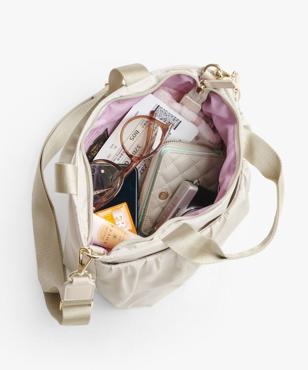 TOCCA TWISTY FORM BAG トートバッグ【WEB＆一部店舗限定】 アイボリー系