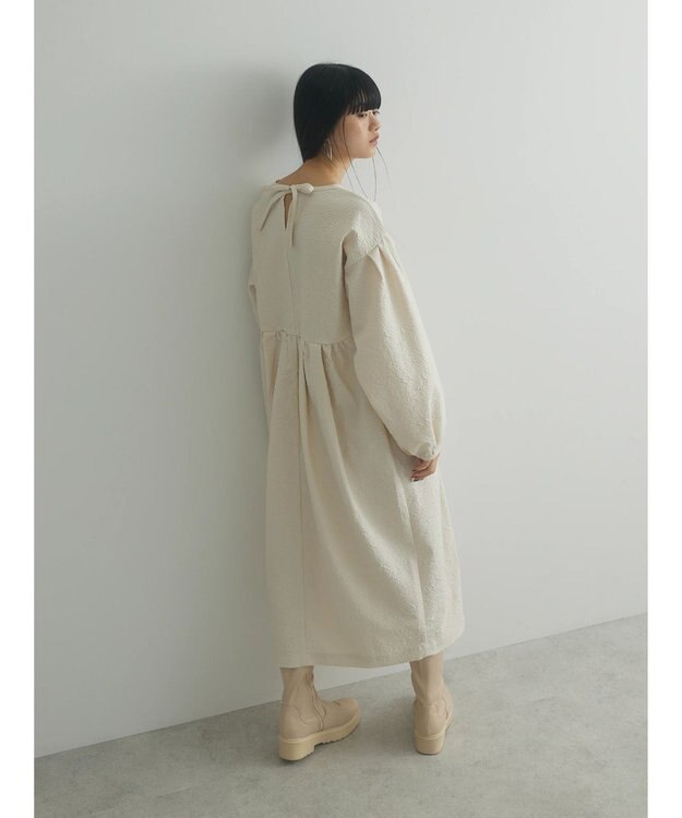 Green Parks armonia. エンボスタックコクーンワンピース Ivory