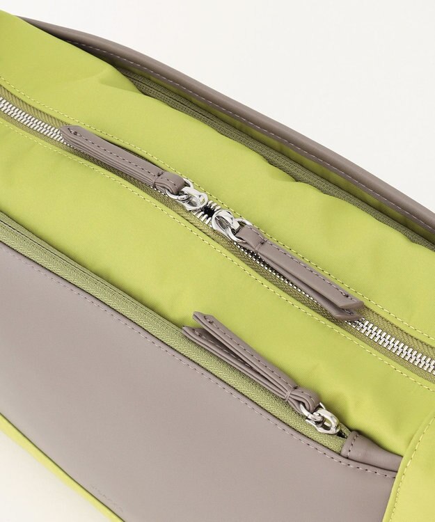 Y'SACCS ナイロン×リサイクルレザー　コンビマルチショルダー ライトグリーン