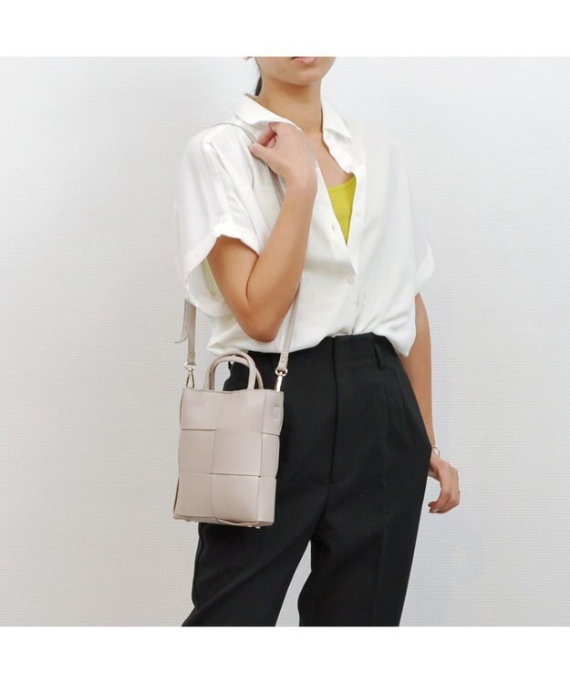 UNBILLION cachecache イントレチャートミニショルダーバッグ グレー