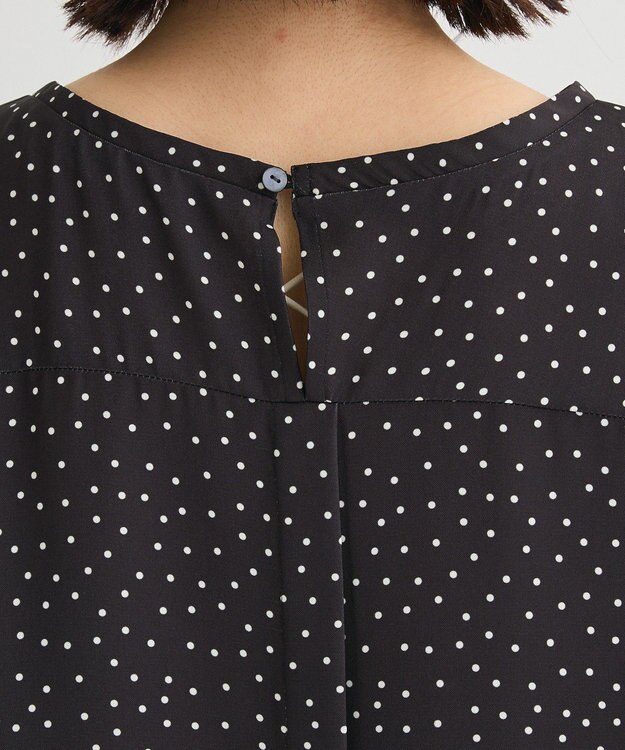 Green Parks ドットイージーケアバックスリットブラウス Dot Black